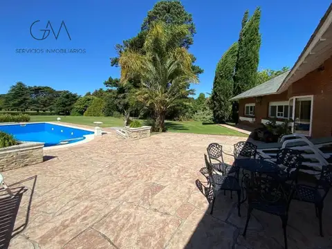 Casa en Venta con 4 cocheras