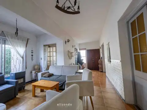 Venta Casa En Peñarol 3 Dormitorios + Apto GARAGE