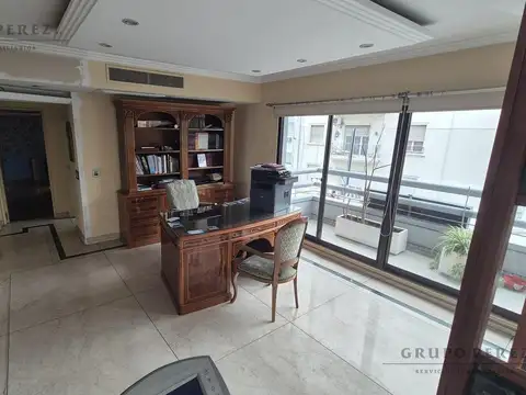 Departamento en Venta con 3 cocheras