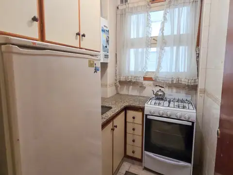 Departamento 2 amb. Interno - a metros del mar - Centro