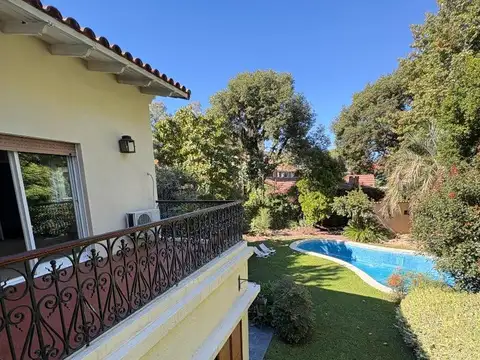 Casa 5 ambientes con 4 baños