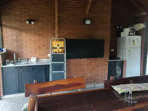 Casa 5 ambientes con 2 baños