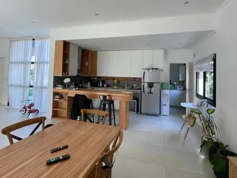 Casa en alquiler en Mapuche con pileta
