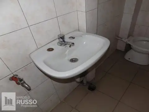 Local en Alquiler en Villa Santos Tesei, $ 1.500.000