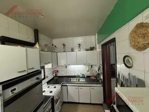VENTA EN BLOCK – 2 VIVIENDAS DE 3 AMBIENTES – CASEROS – ENTRADA INDEPENDIENTE