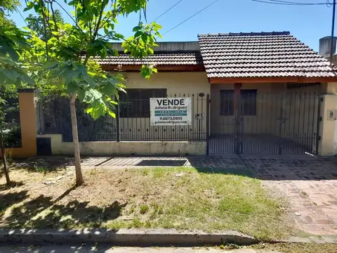 Casa con amplio jardín