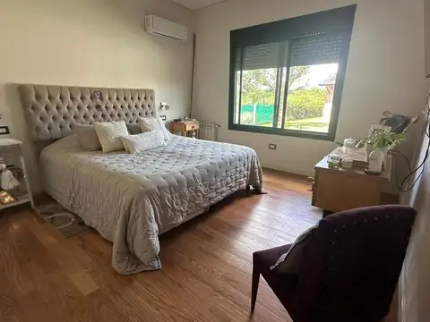 Casa 4 ambientes con 4 baños