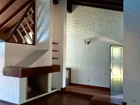 Casa 4 ambientes con 3 baños