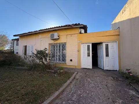 Casa en venta a refaccionar en barrio Dalmine viejo