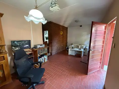 Casa en Venta con 3 cocheras