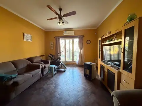 Casa 2 ambientes con 1 baño