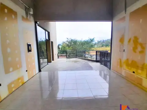 Local en Alquiler en Campo Quijano, USD 400.000