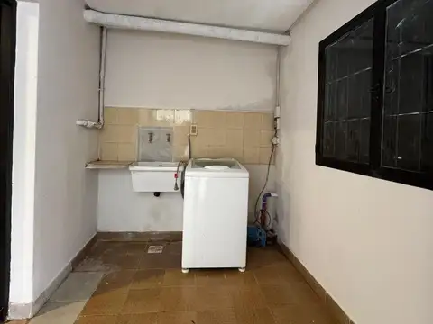 Casa tipo duplex  en venta 4 dorm zona Av America