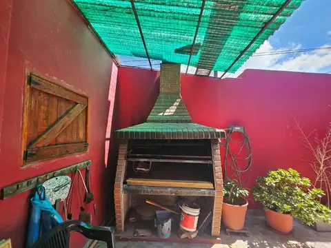 Dean Funes 1800