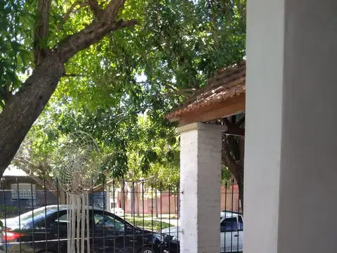 Casa en Venta con 4 cocheras