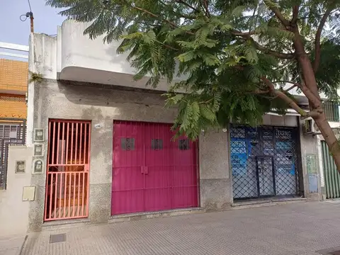 Tipo Casa PH de 3 amb con patio y terraza