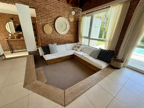 Casa en Venta en Carilo, USD 600.000