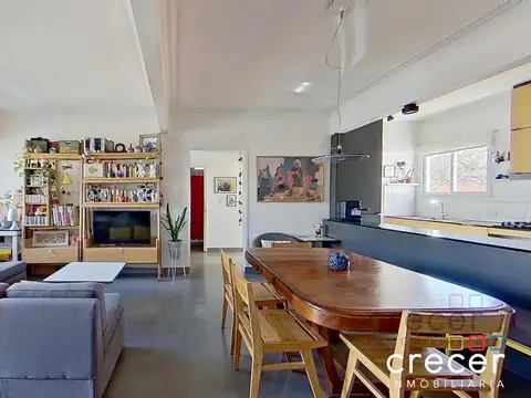 Venta departamento 3 ambientes con balcon refaccionado a nuevo 2do piso por escalera en Chacarita