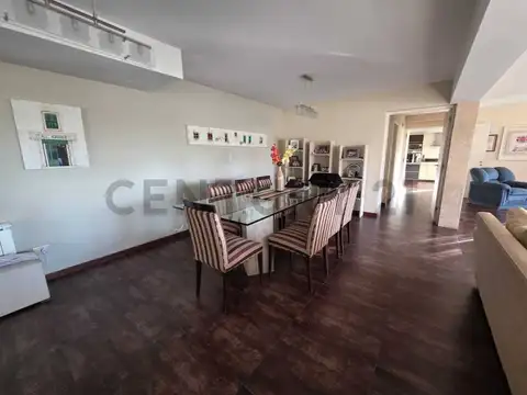 Casa 6 ambientes con 3 baños