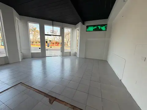 Local comercial en Alquiler, ubicación privilegiada en Funes