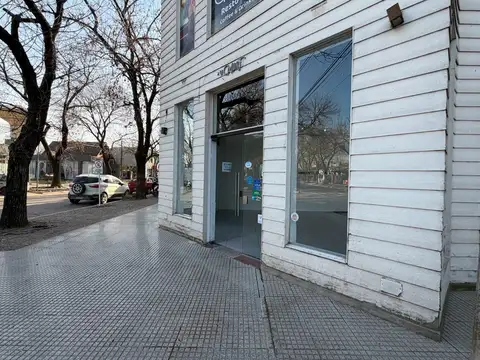 Local comercial en Alquiler, ubicación privilegiada en Funes