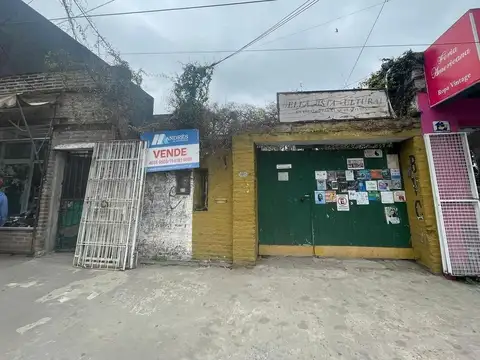 Venta casa y locales, Bella Vista