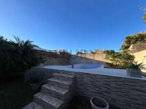 ALQUILER CASA 3 AMBIENTES CON PARQUE Y PILETA EN JOSE C PAZ.