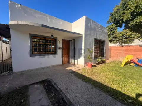 ALQUILER CASA 3 AMBIENTES CON PARQUE Y PILETA EN JOSE C PAZ.