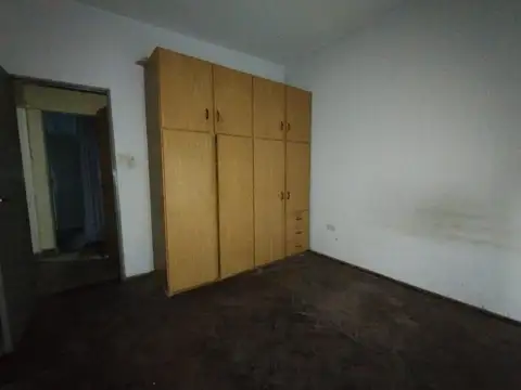 Casa en Alquiler con 2 cocheras