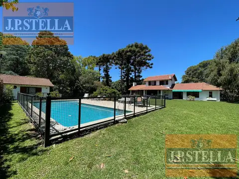Casa Quinta 179 m² Edificados - 1937 m² Parque - Barrio Parque Leloir