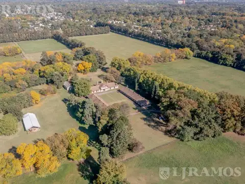 en Barrio Cerrado, Almahue