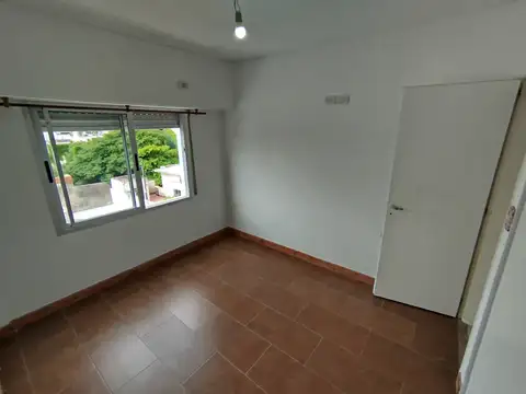 Departamento en Alquiler en Remedios De Escalada, $ 460.000