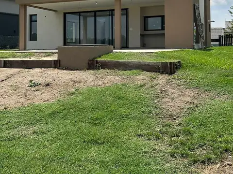 Casa en Venta en El Cantón - Barrio Islas, USD 270.000