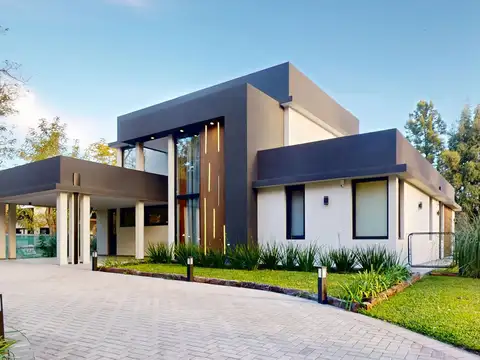 Casa 5 ambientes con 3 baños