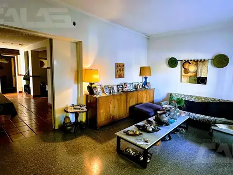 Casa en Venta con 5 cocheras
