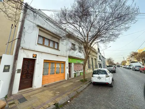 EN VENTA 2 DEPARTAMENTOS Y DOS LOCALES