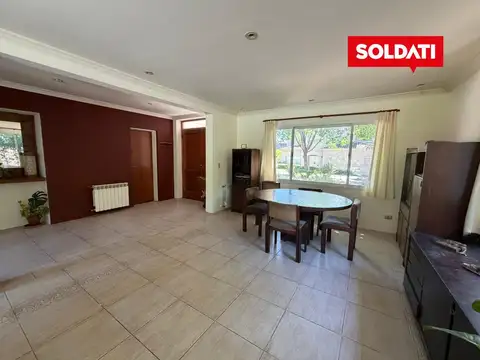 Casa 4 ambientes con 2 baños