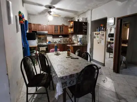 CASA DE 3 AMBIENTES CON GARAGE EN MORON