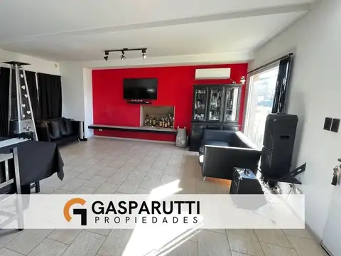 Casa en Venta con 4 cocheras