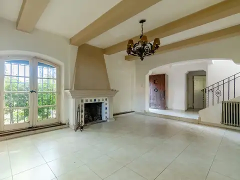 Casa en Venta con 3 cocheras