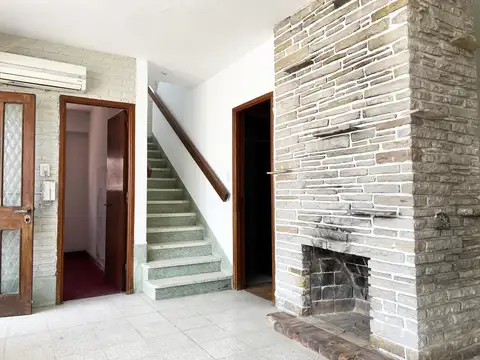CASA en VENTA - 4 DORMI a REFACCIONAR | 20 e/ 40 y 41 - La Plata