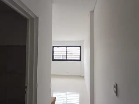 Oficina en Alquiler en Lanus Este, $ 380.000