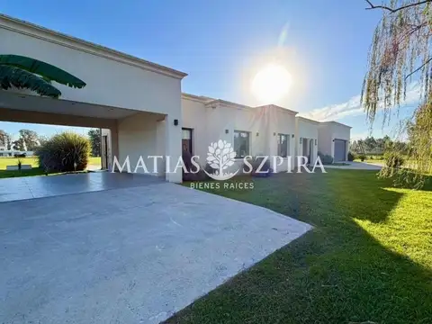 Casa 5 ambientes con 3 baños
