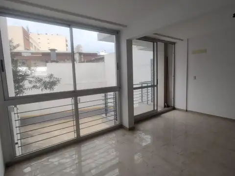 Departamento en Alquiler en Parque Avellaneda, $ 650.000