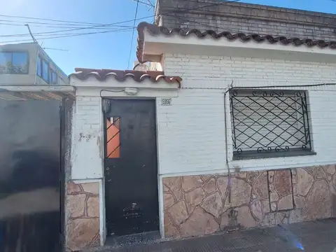 DEPARTAMENTO TIPO CASA PLANTA BAJA INTERNO - 3 AMBIENTES - PATIO -  A RECICLAR