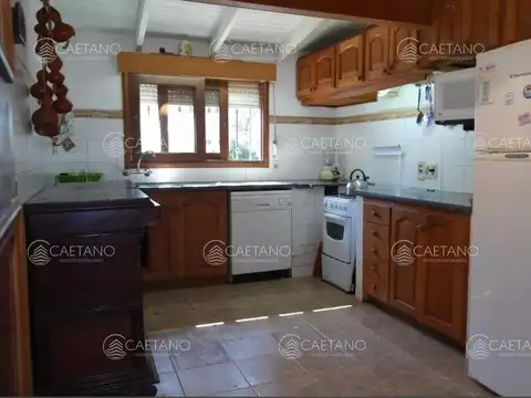 Casa de 4 dormitorios con piscina en alquiler en Brava, Punta del Este.