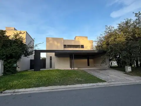 CASA 3 DORM C PILETA CAÑITAS BARRIO PRIV MALAGUEÑO