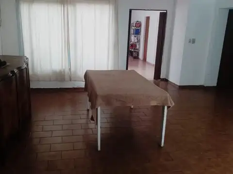 Depto Tipo Casa en Venta en Ramos Mejía, USD 98.000