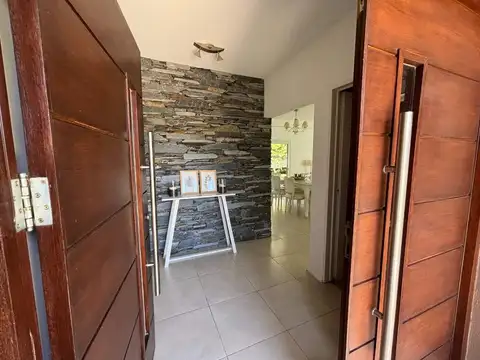 Casa en Venta en Haras Santa Maria - Los Robles, USD 260.000