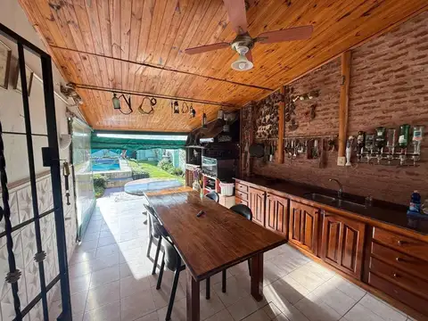 ESPECTACULAR CASA QUINTA EN SAUCE VIEJO